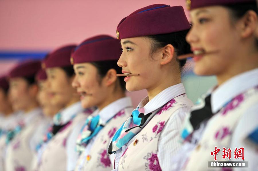 Formation pour les h?tesses des trains à grande vitesse à Chongqing