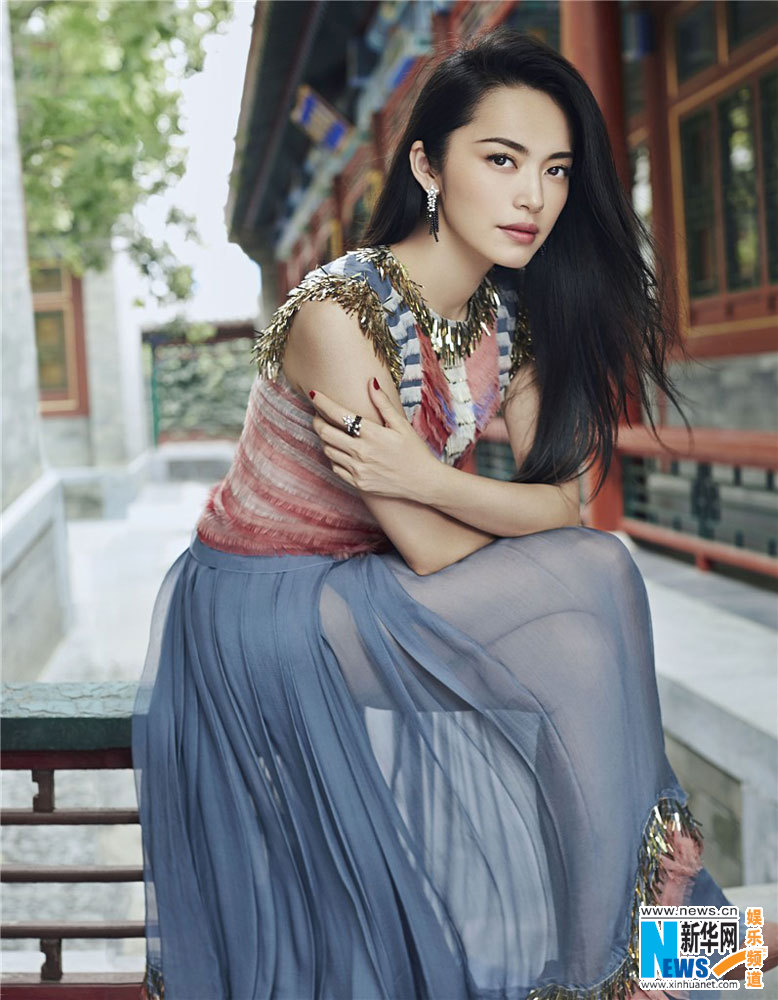 L'actrice chinoise Yao Chen pose pour un magazine  