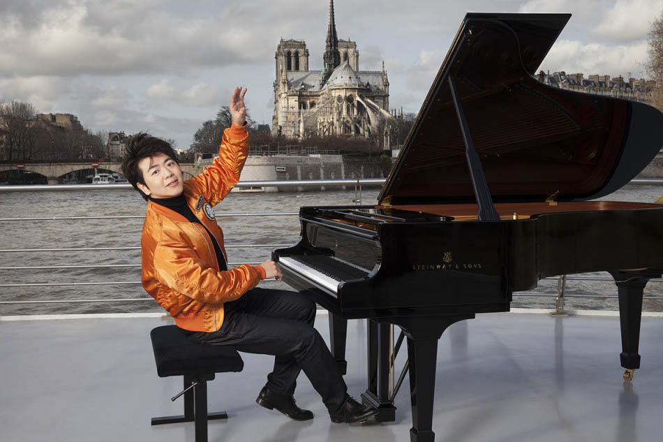 Lang Lang pose pour Paris Match