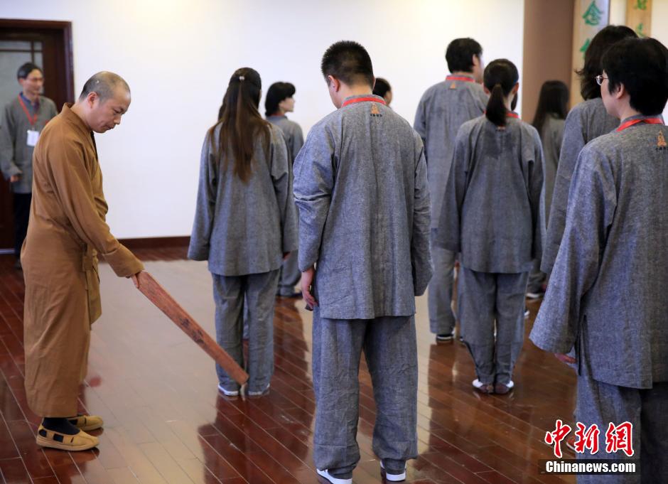 Des cours de méditation à Shanghai pour réduire le stress