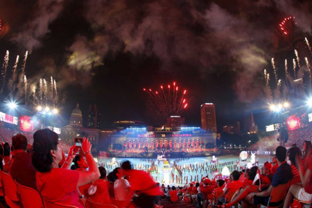 Singapour fête les 50 ans de son indépendance en grande pompe