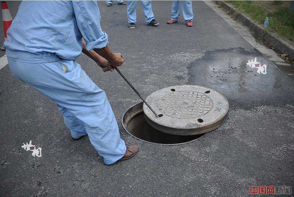 Ces hommes-grenouilles qui nettoient les canalisations de Shanghai