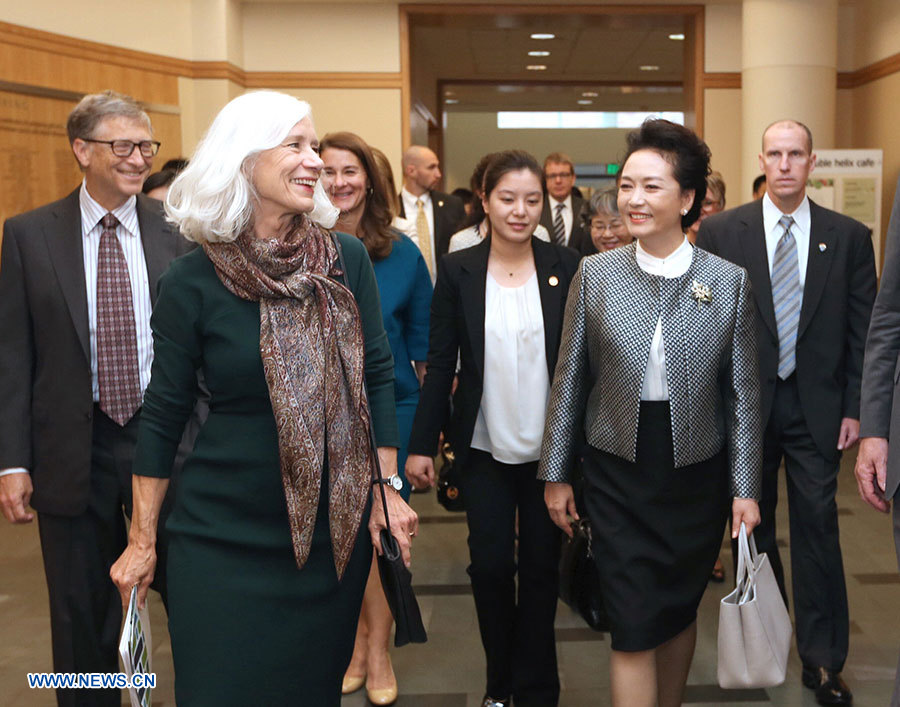 La Première dame chinoise visite un centre de recherche sur le cancer à Seattle