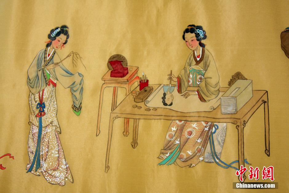 Soixante beautés chinoises sur une peinture géante