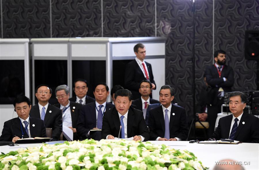 Xi Jinping et d'autres dirigeants des BRICS condamnent fermement les attentats de Paris