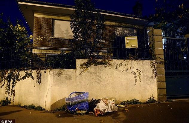 Découverte d'une ceinture d'explosifs dans la proche banlieue parisienne