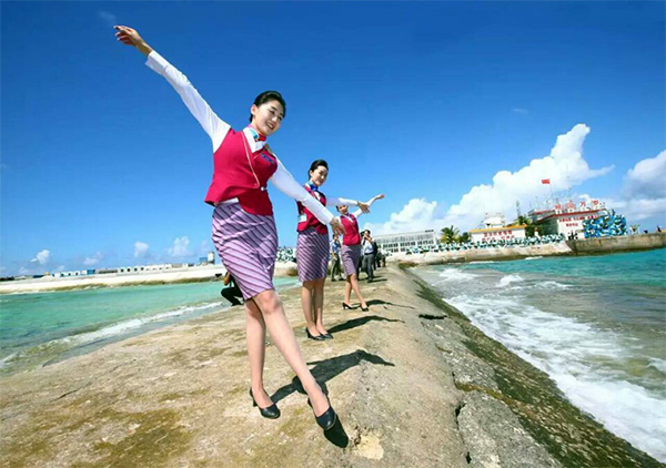 Iles de Nansha : des h?tesses de l'air tout sourire