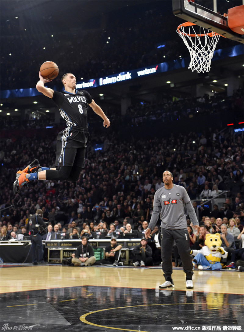 Zach LaVine remporte le NBA Slam Dunk Contest 2016 