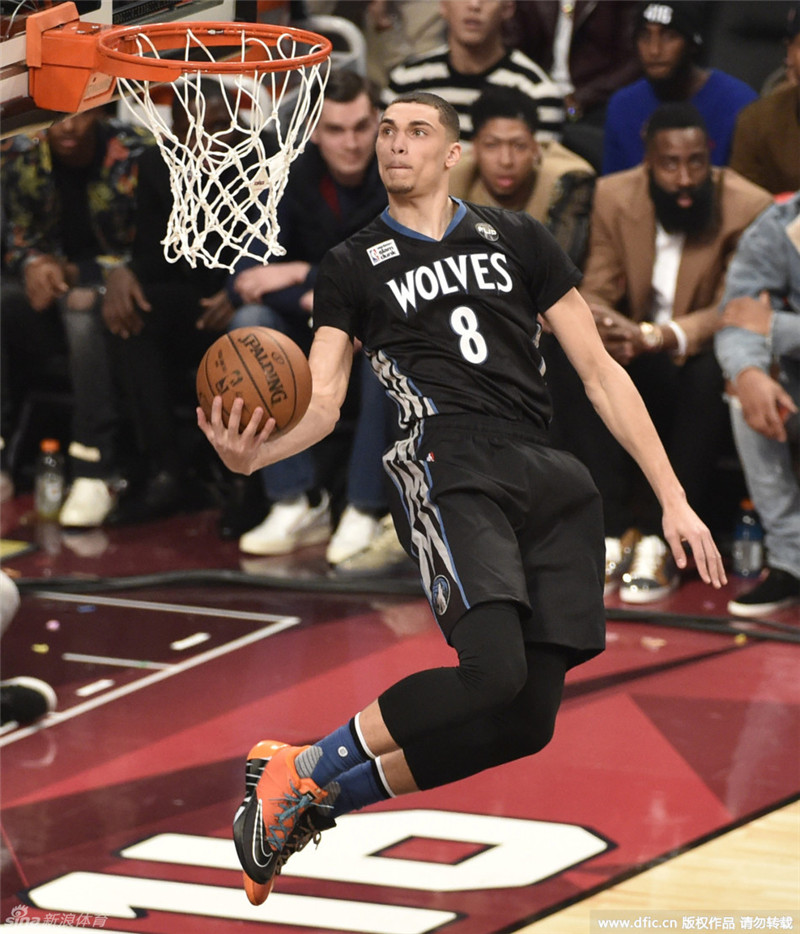 Zach LaVine remporte le NBA Slam Dunk Contest 2016 