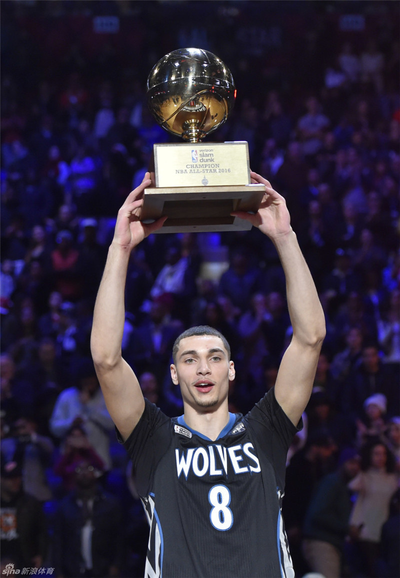 Zach LaVine remporte le NBA Slam Dunk Contest 2016 