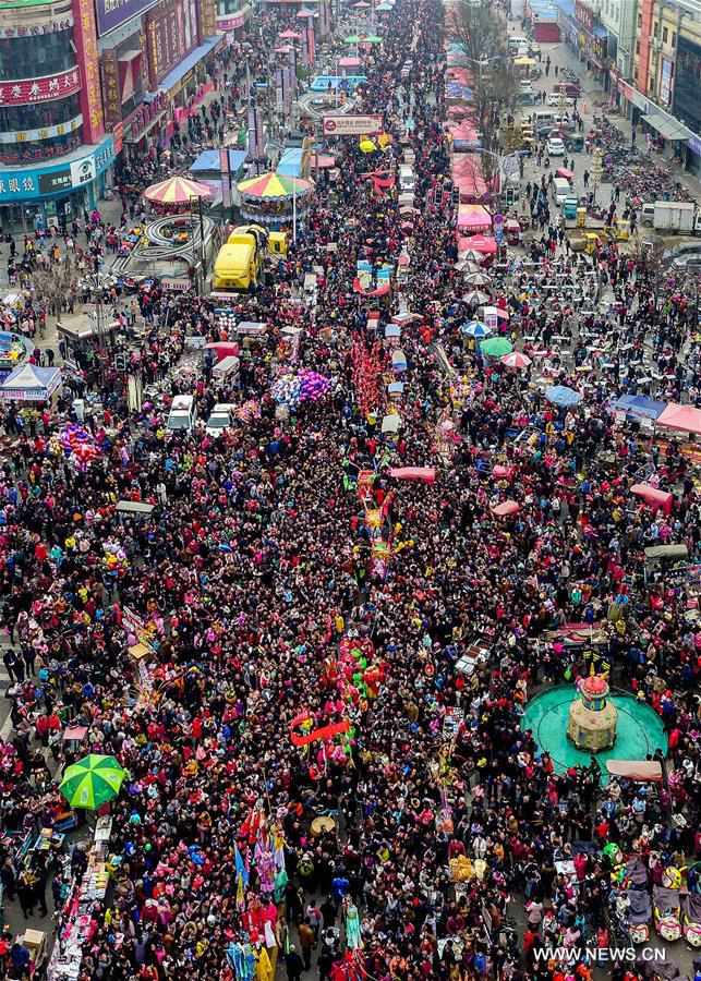 700 ans d'histoire, une foire du temple au Henan rouvre ses portes  