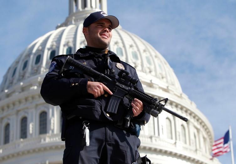 Le Capitole de Washington bouclé après des coups de feu