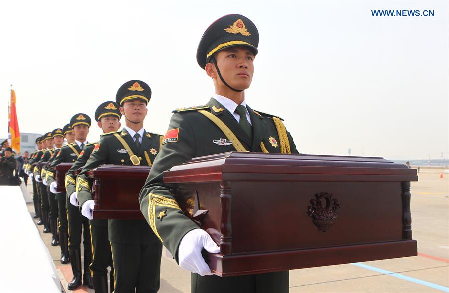 La Corée du Sud remet à la Chine les restes de 36 soldats chinois tués pendant la guerre de Corée