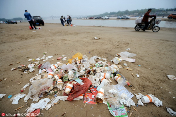 Barbecue et pollution de l'eau à Jinan 