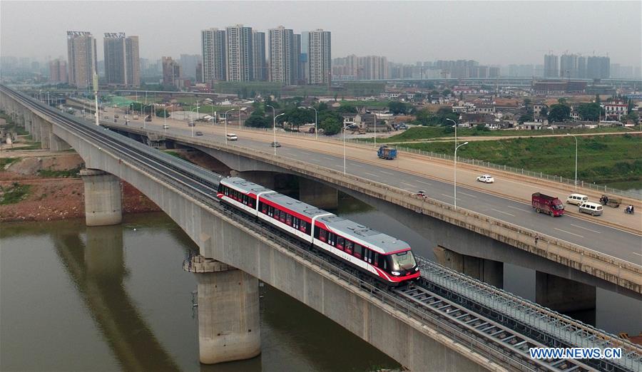 Le premier train chinois à sustentation magnétique est sur les rails