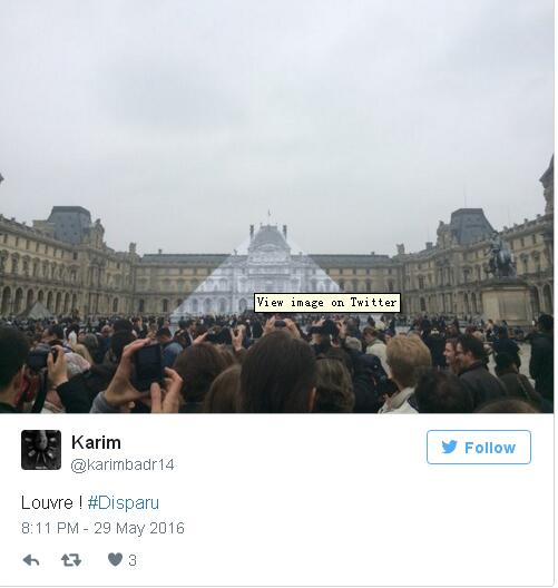 JR et l'artiste chinois Liu Bolin se font dispara?tre devant le Louvre