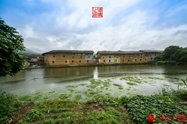 A la découverte du plus grand Tulou du monde