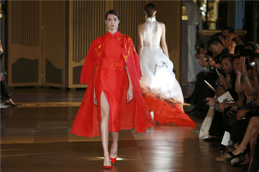 La créatrice de mode chinoise Xiong Ying brille à l’Opéra Garnier