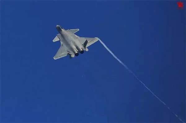 Chine : vol d’essai du chasseur J-20