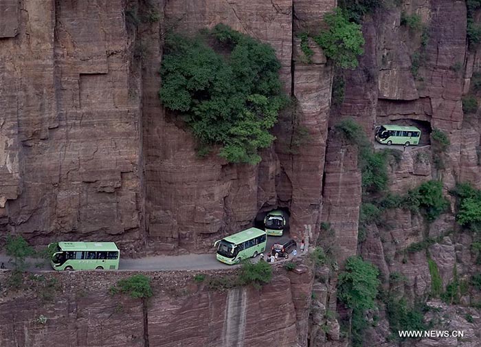 Henan : la route miraculeuse de la falaise de Guoliang 