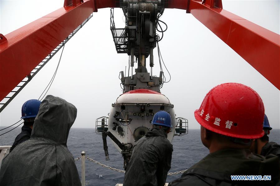 La première plongée cette année du submersible chinois Jiaolong dans la fosse de Yap