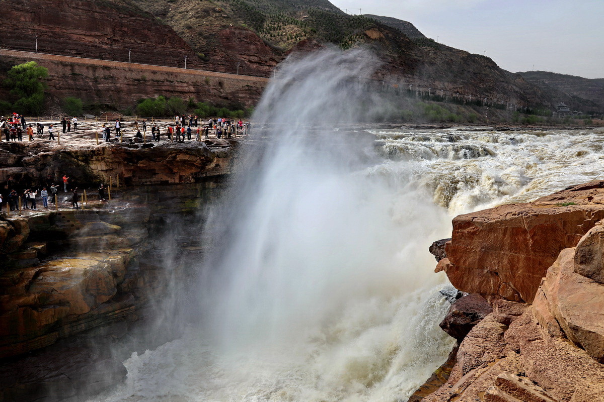 Les chutes d'eau de Hukou sont actuellement des ? chutes d'eau limpides ?