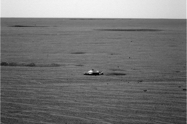 Débris de la NASA ou alien ? Le robot Curiosity a découvert un étrange objet sur Mars