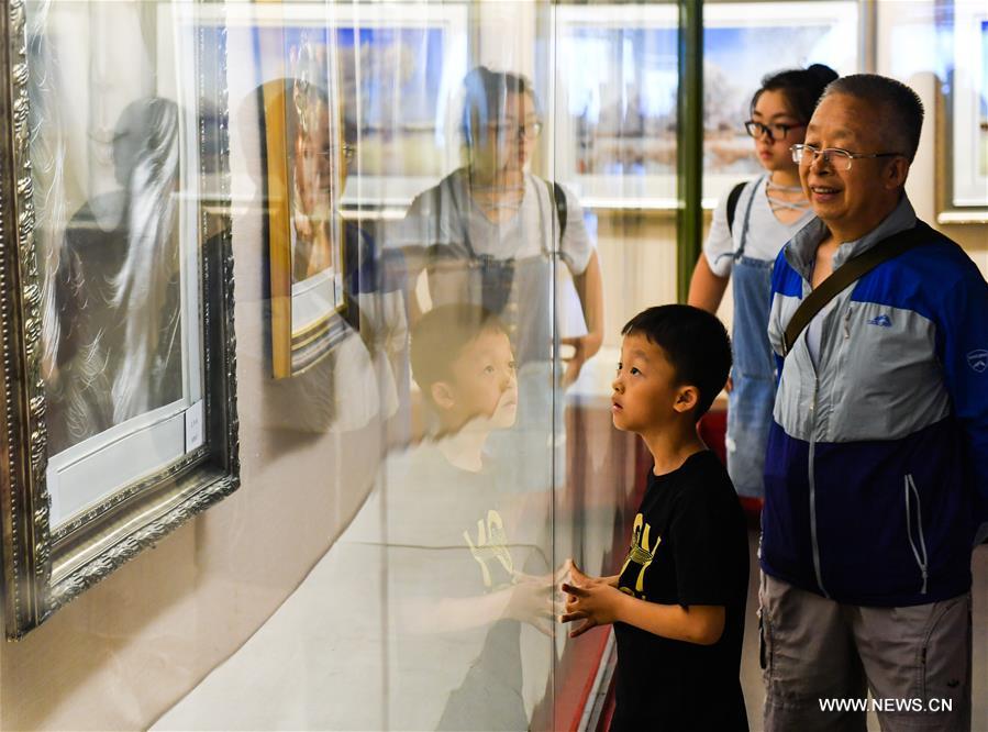 Chine : exposition de broderie à Harbin