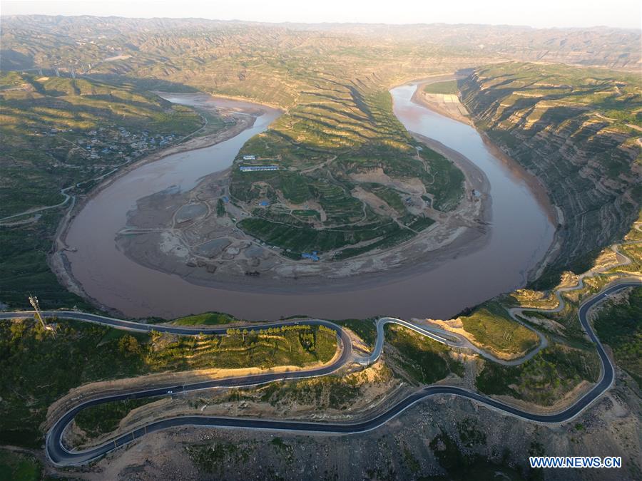 Chine : une nouvelle route le long du fleuve Jaune ouverte à la circulation