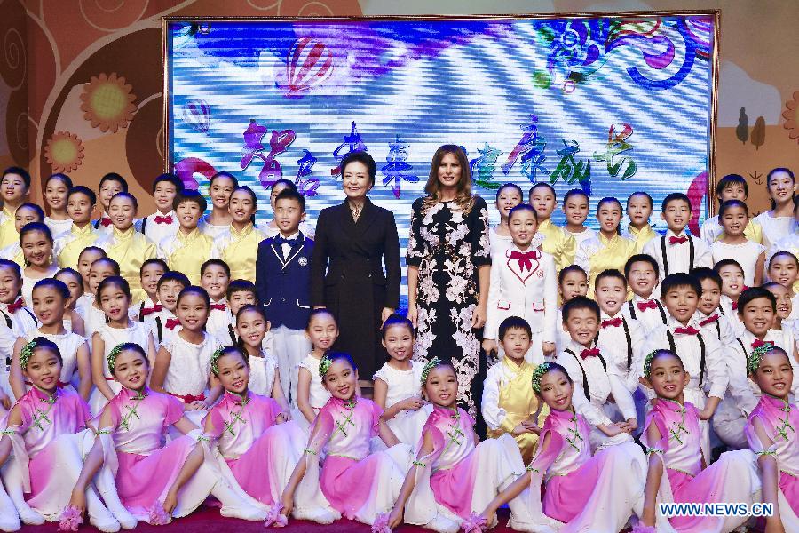 La Première dame américaine visite une école primaire à Beijing