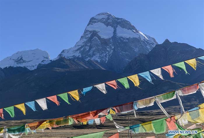 La beauté des paysage d'hiver au Tibet 