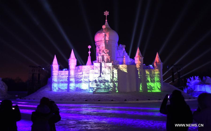 Spectacle de neige et de lumière à Harbin