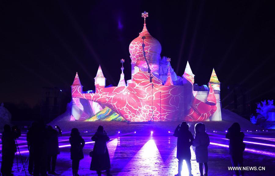 Spectacle de neige et de lumière à Harbin