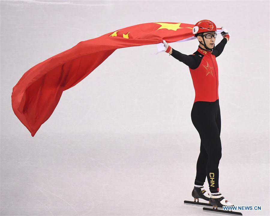 Jeux olympiques d'hiver : le Chinois Wu Dajing remporte l'or du 500m