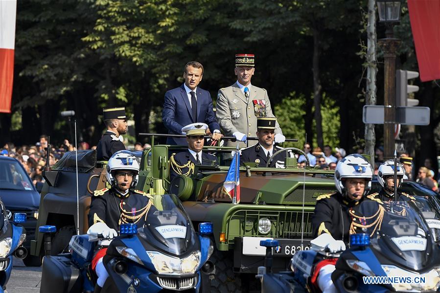 La France célèbre le 14 juillet sous le signe de la 