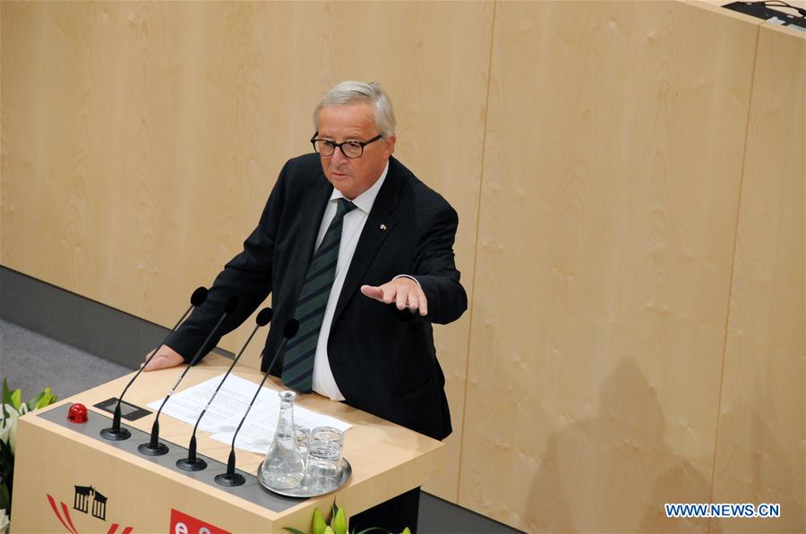 Brexit : Juncker souhaite un accord en novembre