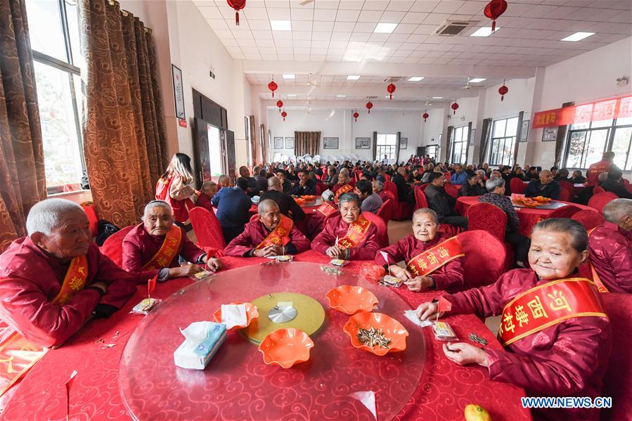 Chine : les personnes agées à l'honneur pour la fête de Chongyang