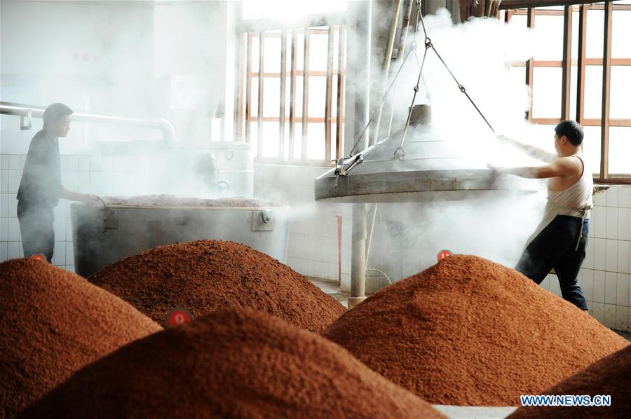 Guizhou : à la découverte d'une distillerie du Maotai, liqueur nationale de Chine