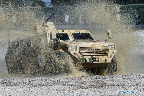 Les équipements militaires terrestres présentés au Salon de l'air de Zhuhai