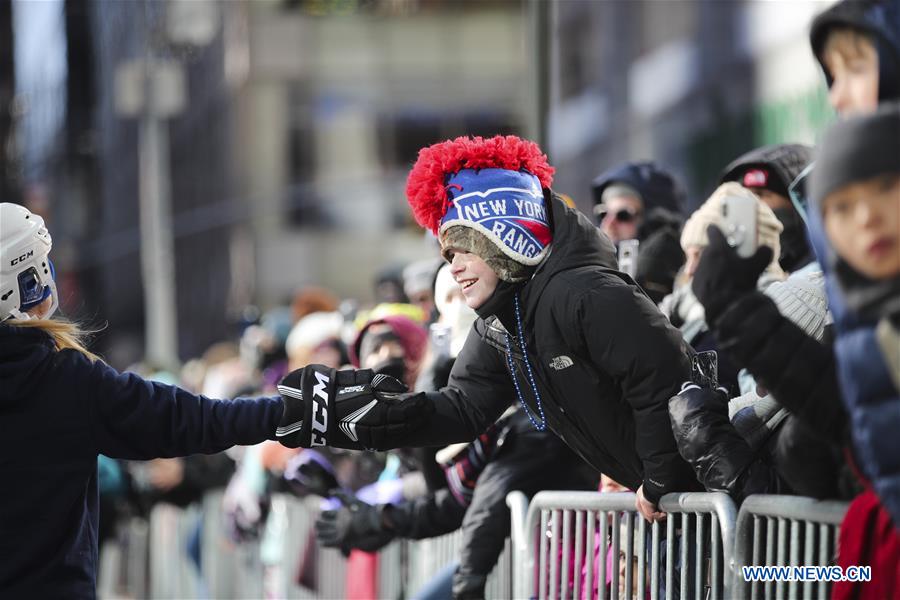 New York : plusieurs millions de spectateurs bravent le froid pour assister au défilé de Thanksgiving