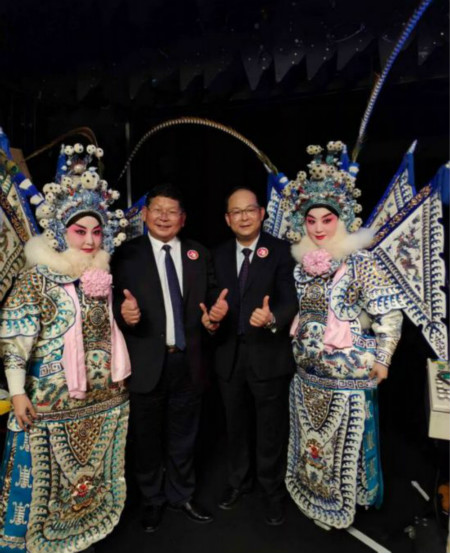 Le théatre de l'Opéra de Pékin du Guizhou sur scène à Paris