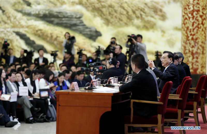 Le Premier ministre chinois rencontre la presse