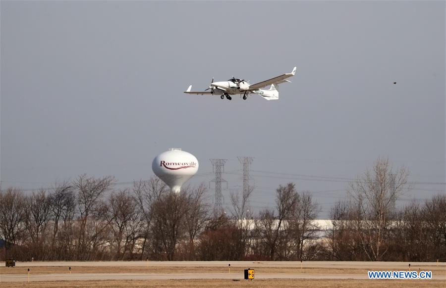 Un Chinois entame son 2e tour du monde en avion à Chicago