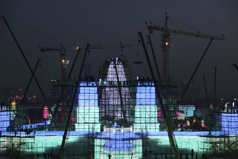 La construction d'une ville de glace à Harbin