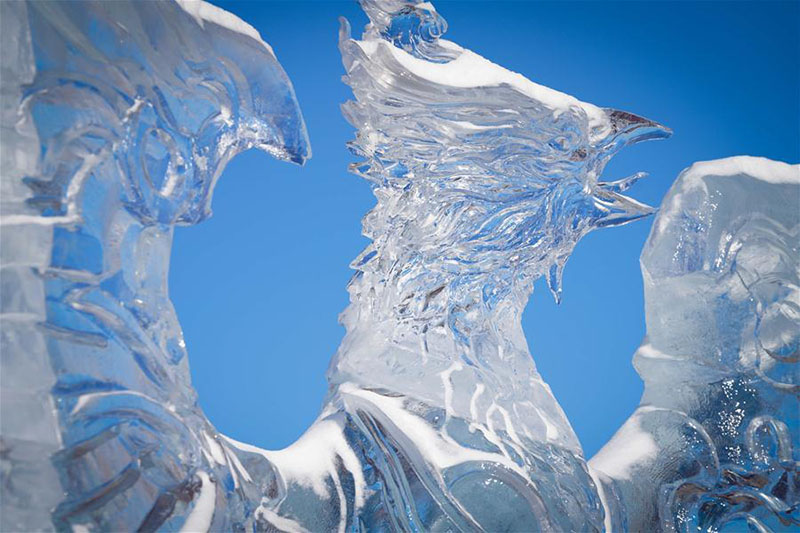 Heilongjiang : des sculptures de glace installées comme ornement sur la Rue Centrale