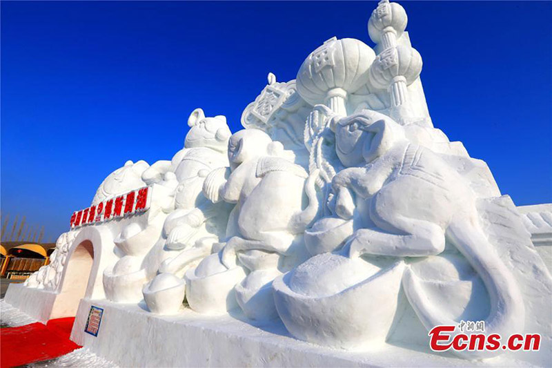 Des sculptures de neige impressionnent les touristes dans le Nord-ouest de la Chine