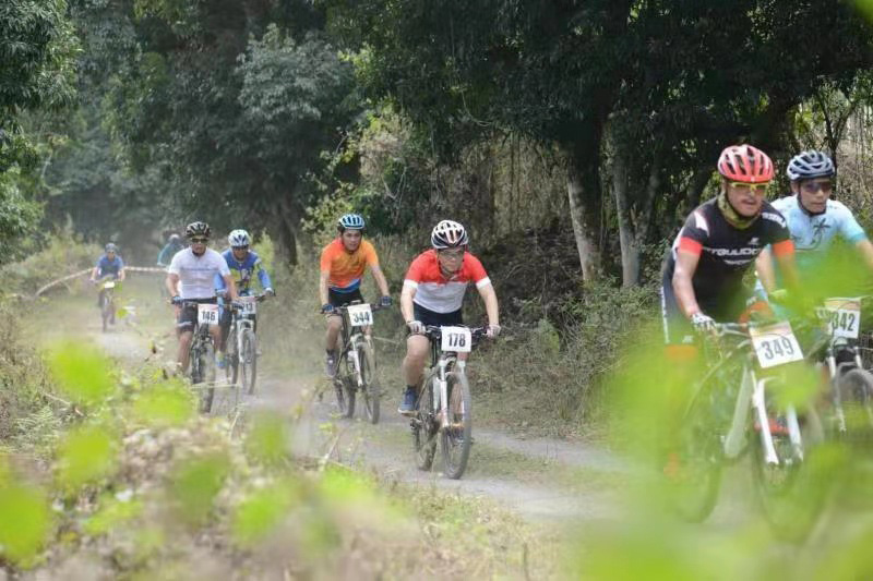 Le Festival du vélo dans le Géoparc de Haikou