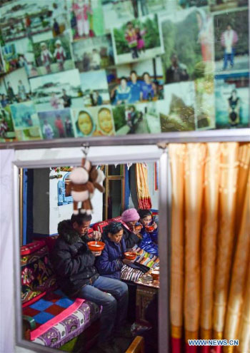 Histoire en photos : comment une famille est sortie de la pauvreté à Shannan, au Tibet