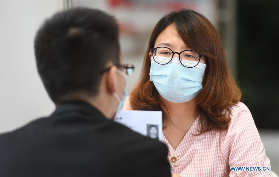 Chine : Wuhan organise son premier salon de l'emploi sur place pour les dipl?més depuis le début de l'épidémie