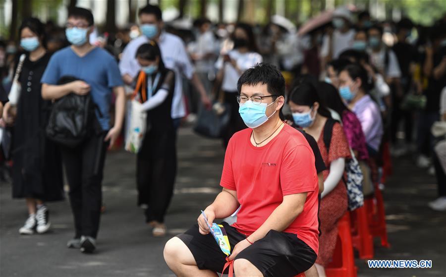 Chine : Wuhan organise son premier salon de l'emploi sur place pour les dipl?més depuis le début de l'épidémie